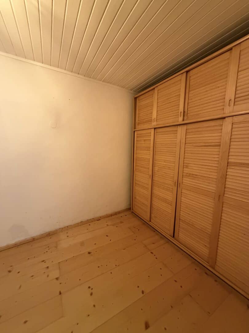 Charming 2-room apartment in Innsbruck, 59.5 m², in need of renovation, ideal for flatshare