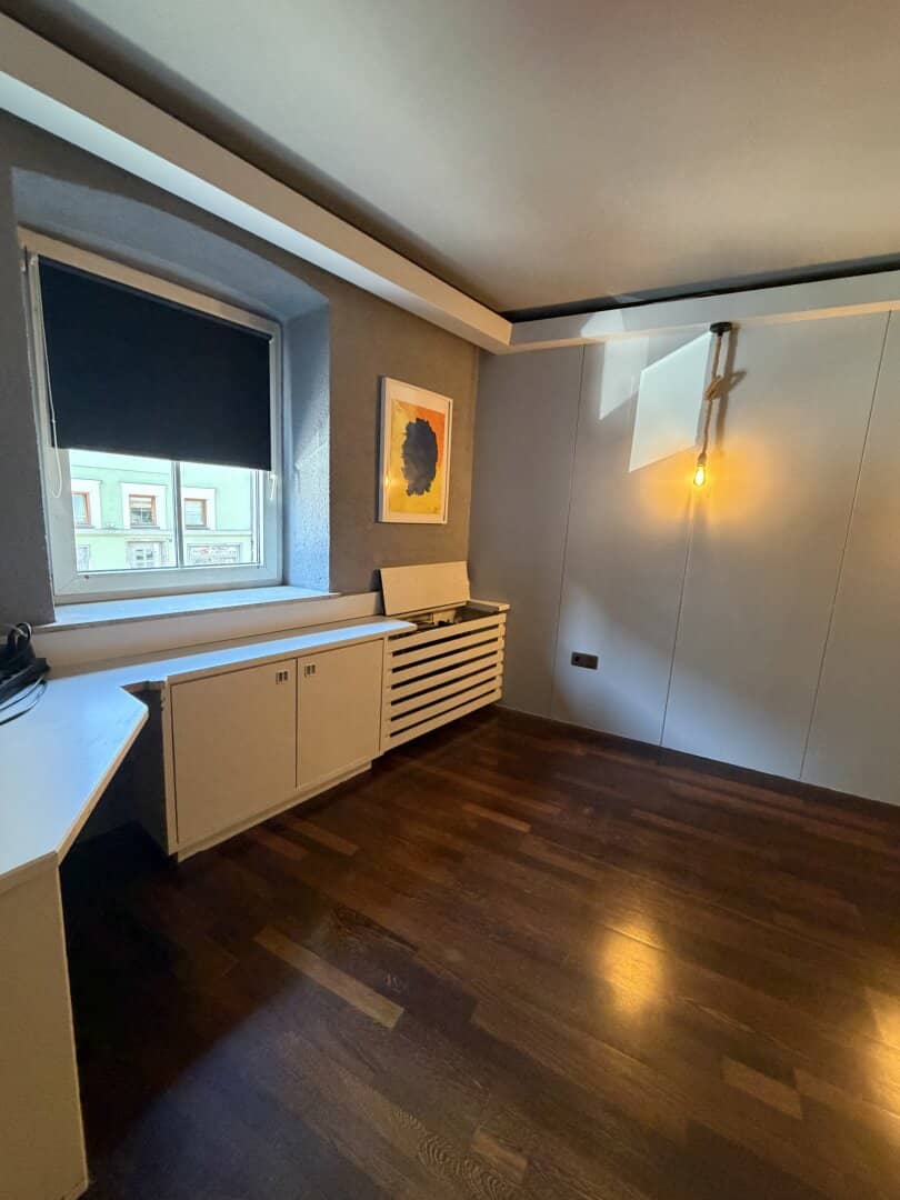 Charming 2-room apartment in Innsbruck, 59.5 m², in need of renovation, ideal for flatshare