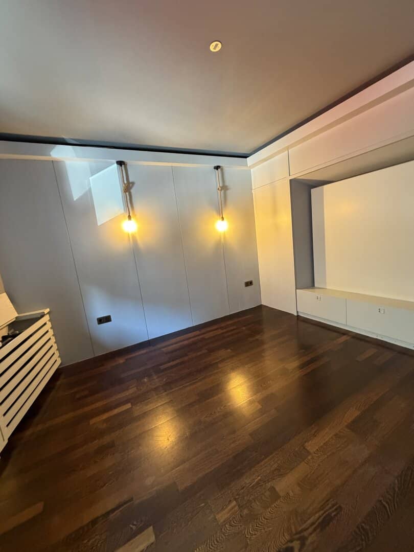 Charming 2-room apartment in Innsbruck, 59.5 m², in need of renovation, ideal for flatshare