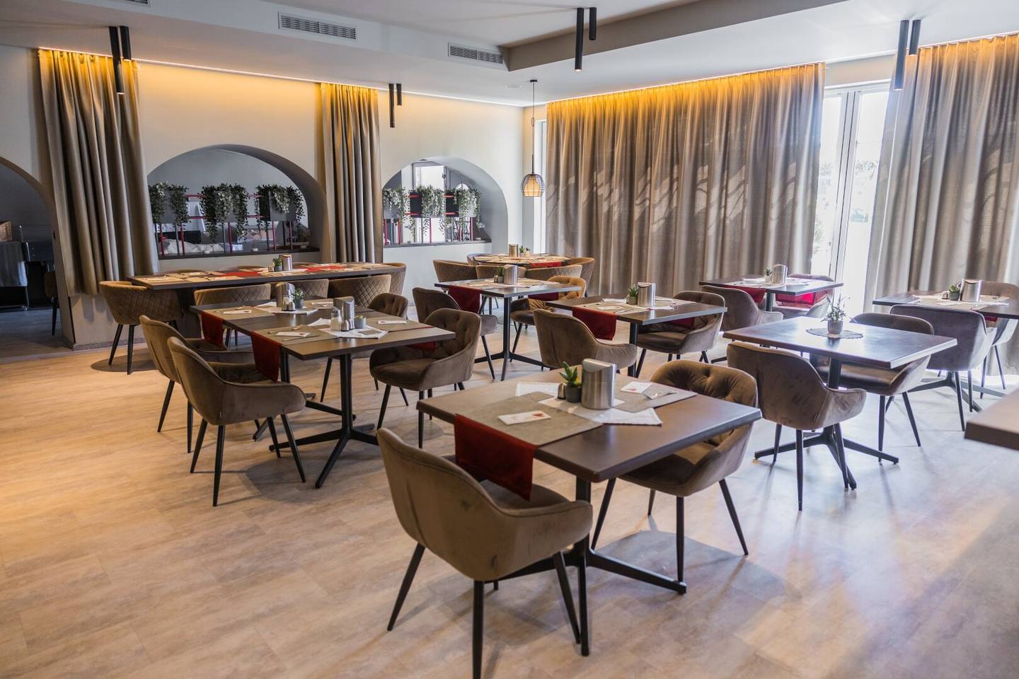 Top Hotel mit 18 Zimmern, Wellness &amp; Sport in Podersdorf am See