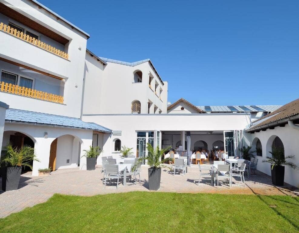 Top Hotel mit 18 Zimmern, Wellness &amp; Sport in Podersdorf am See