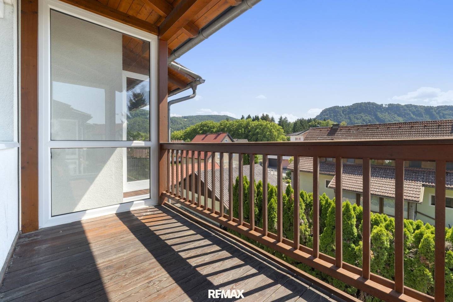 Modern 3-room apartment with stunning roof terrace