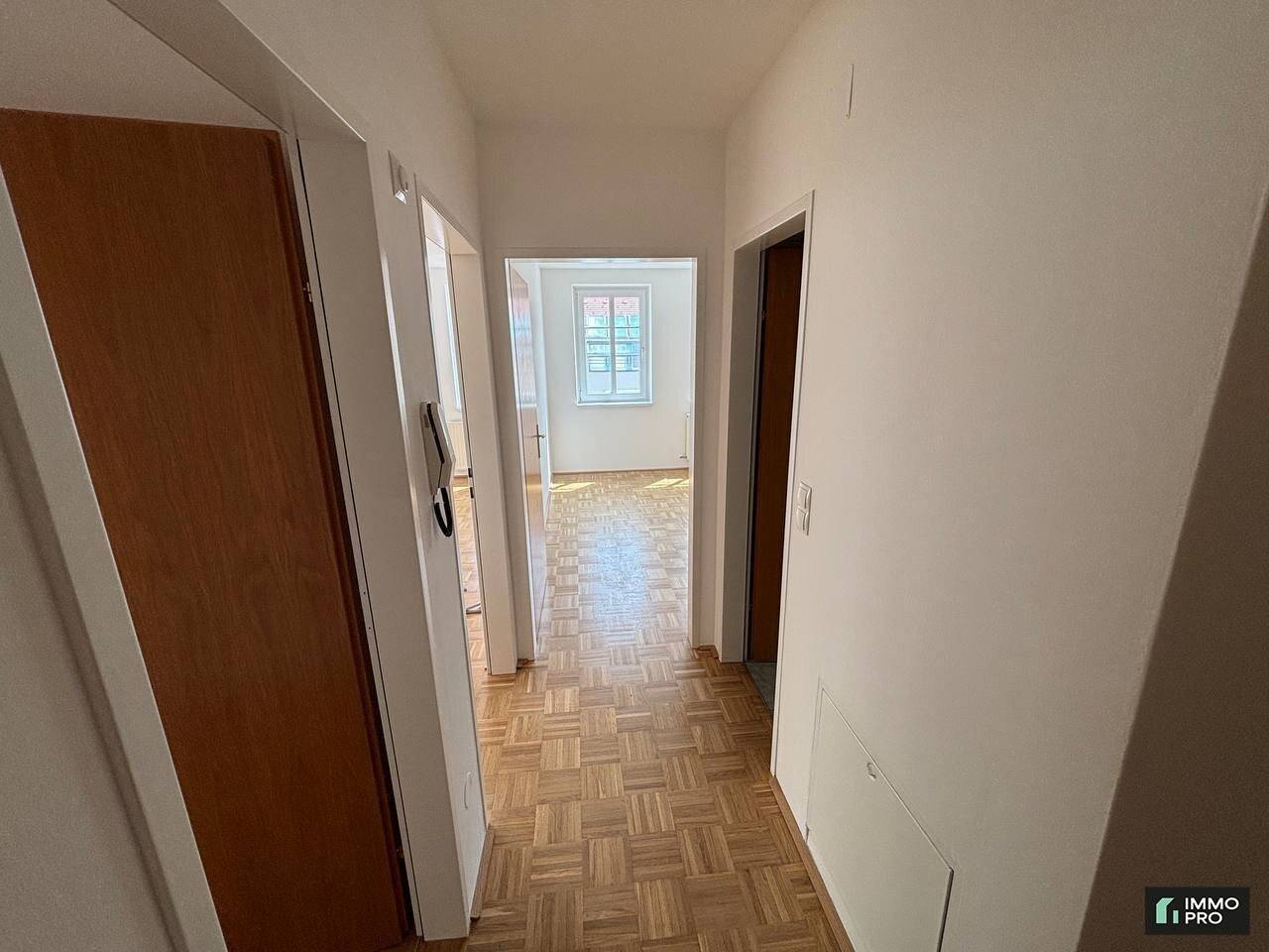 Bright 2-room apartment - commission free!