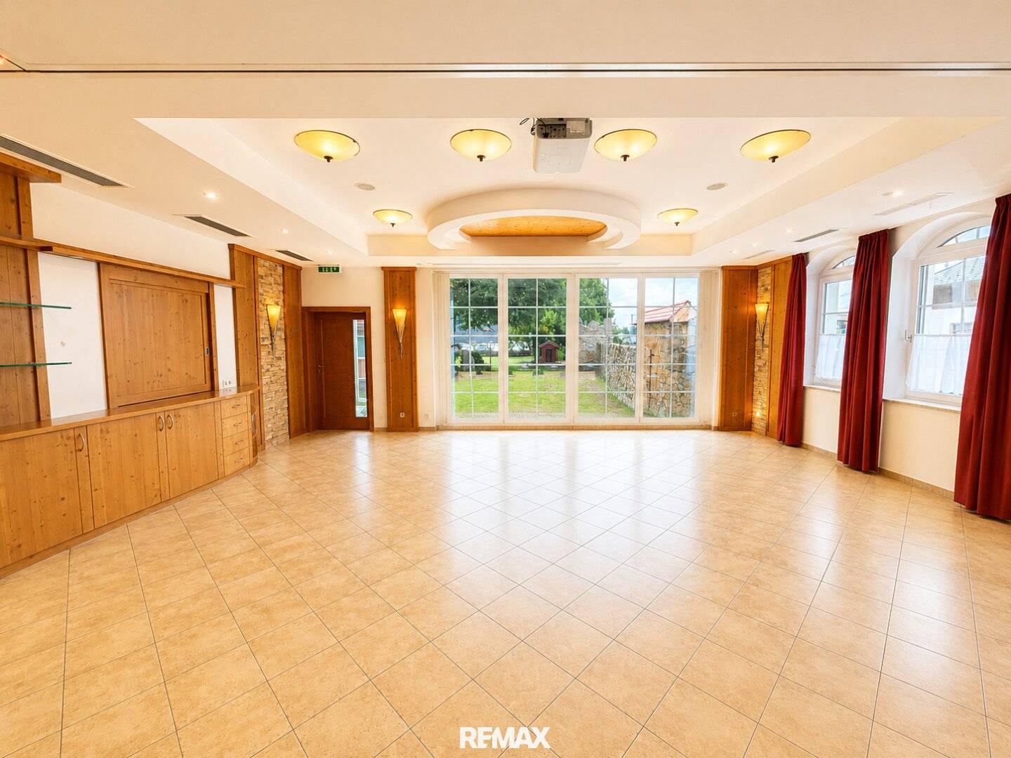 Spacious Office or Practice Space in Taufkirchen an der Pram