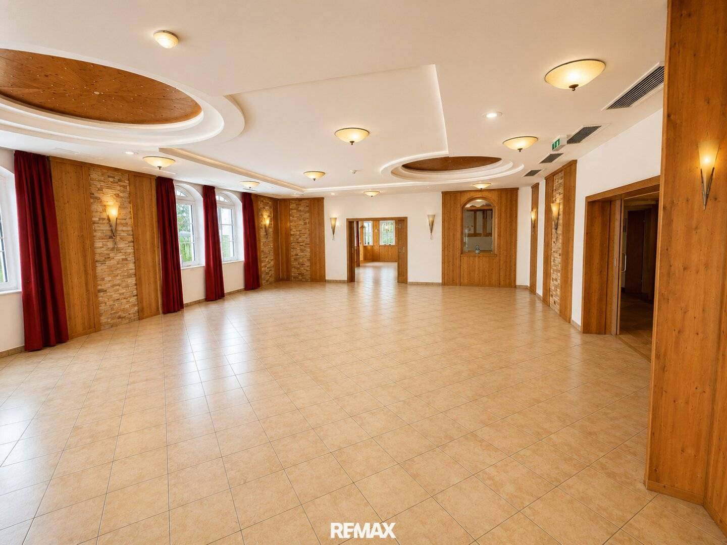 Spacious Office or Practice Space in Taufkirchen an der Pram