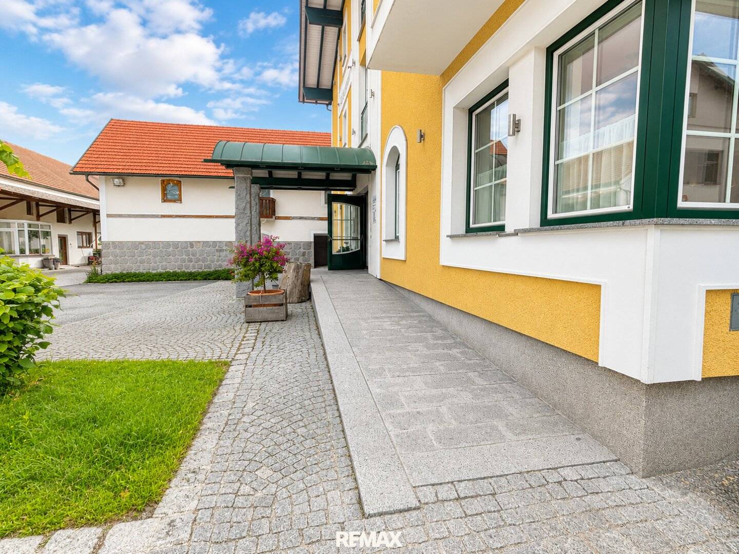Spacious Office or Practice Space in Taufkirchen an der Pram