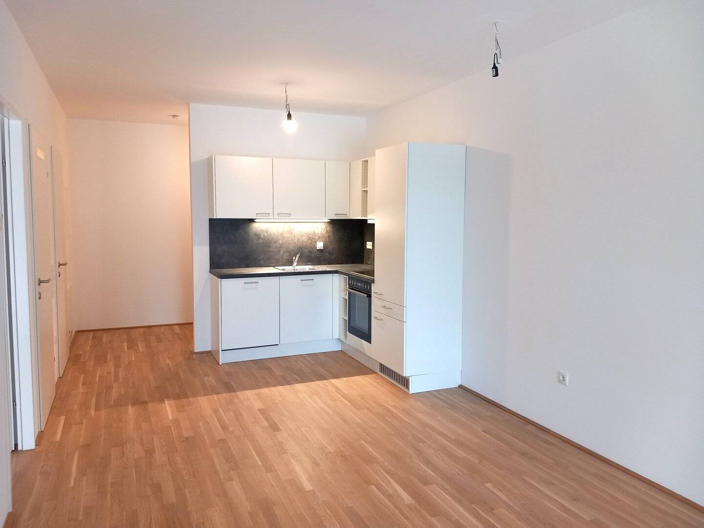 Theo's Welcome in the Park! Bright 2-room apartment in absolute quiet location with green view