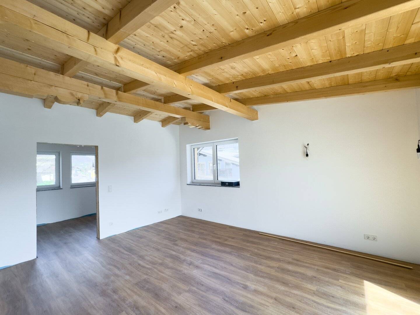 Sunny 3-room apartment with balcony