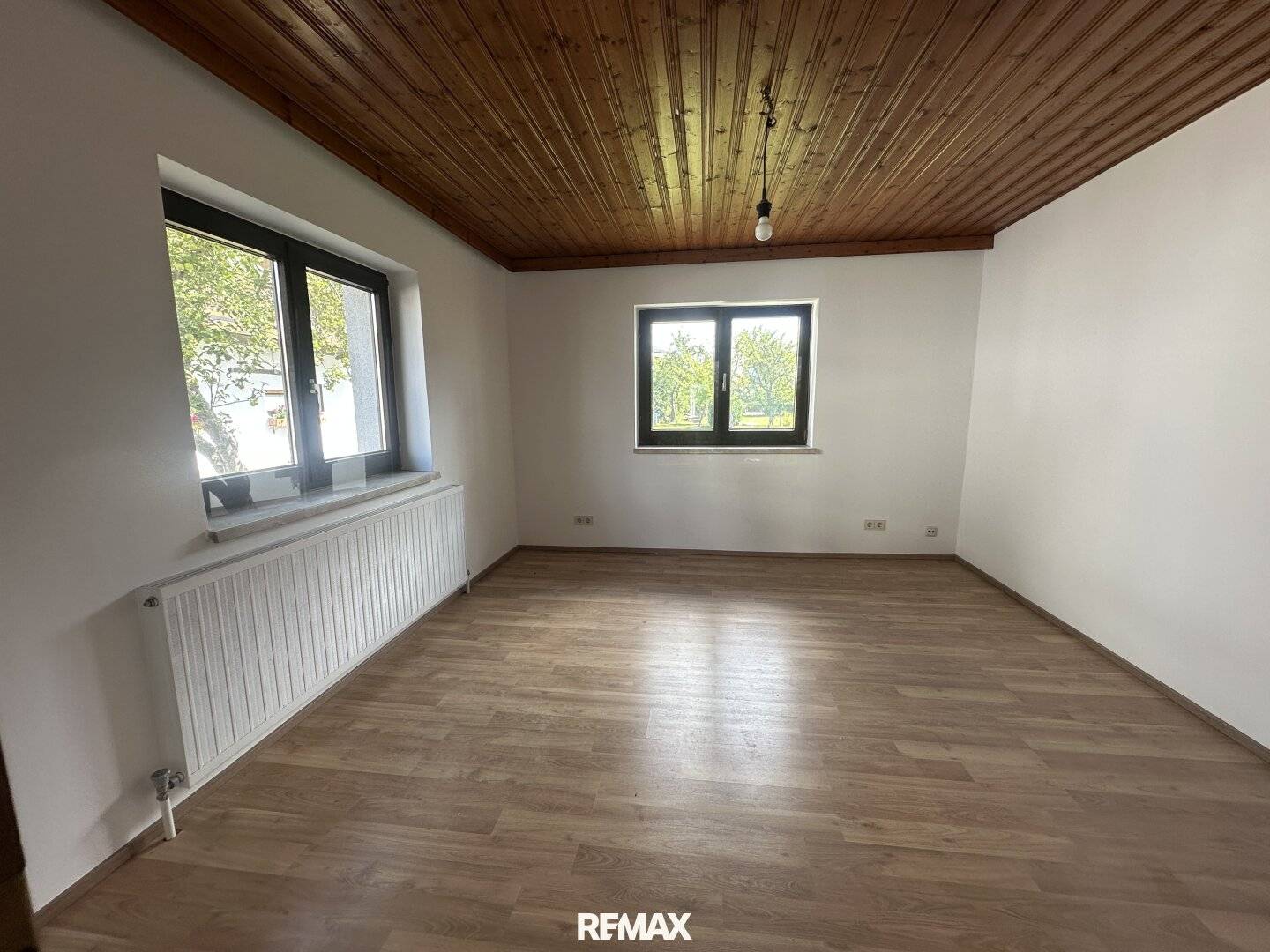 5 Zimmer Haus in Pinsdorf mit einem großen, ebenen Grund