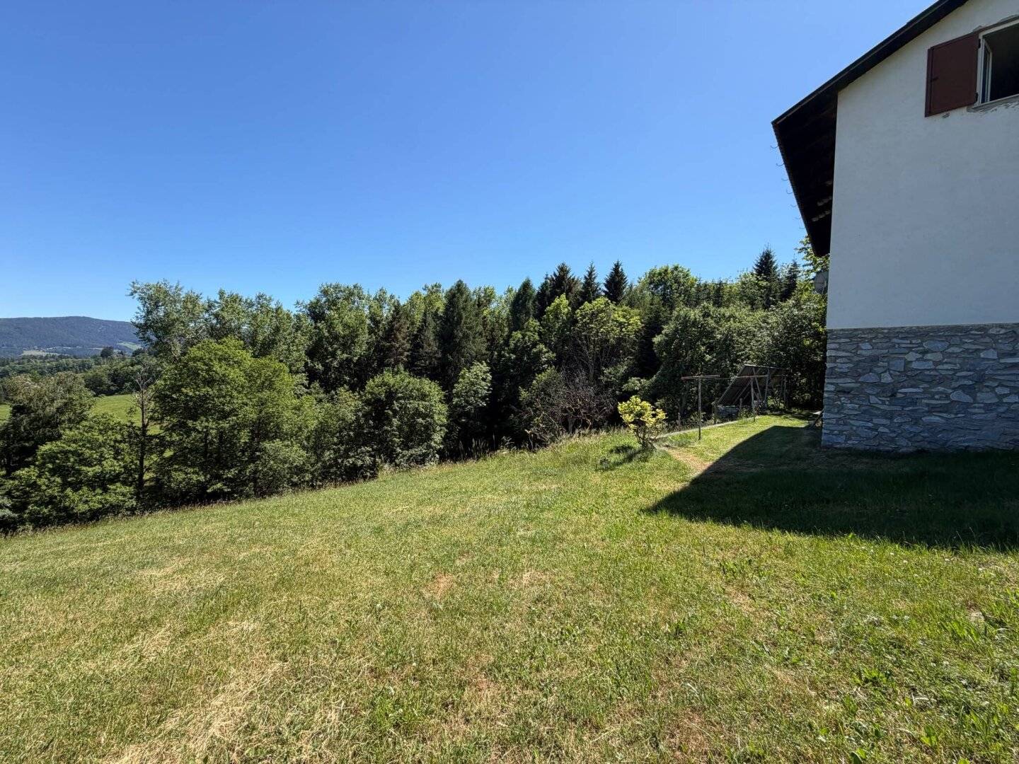 Seltene Gelegenheit: Einfamilienhaus mit über 16.000 m² Freiland