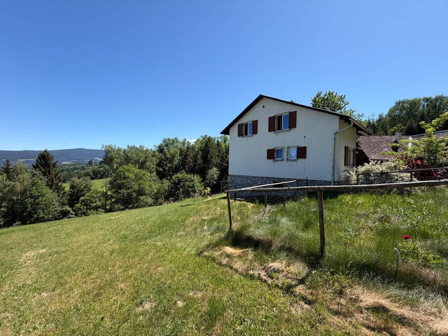 Seltene Gelegenheit: Einfamilienhaus mit über 16.000 m² Freiland