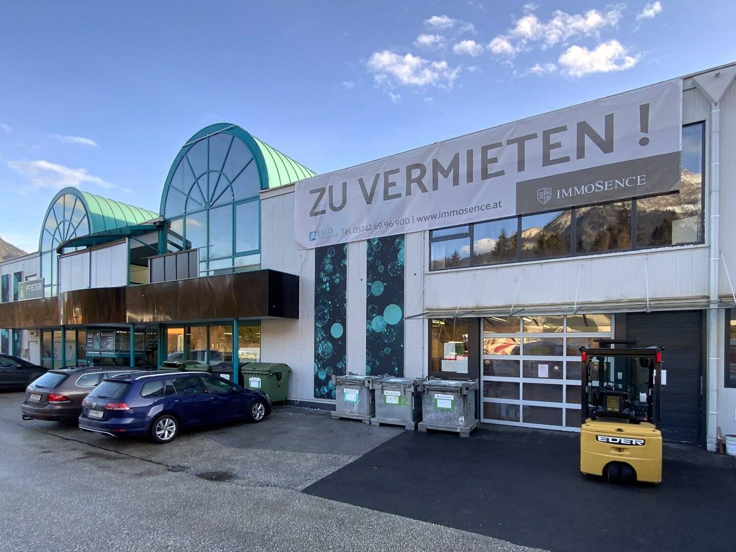 Free storage and commercial space in central location, near motorway, Wiesing