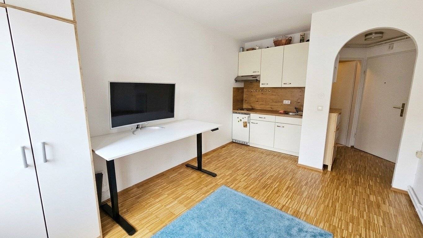 UNIVERSITÄTSVIERTEL  Gepflegte Wohnung in direkter Nähe zur Karl-Franzens-Universität - für Studentinnen/Studenten