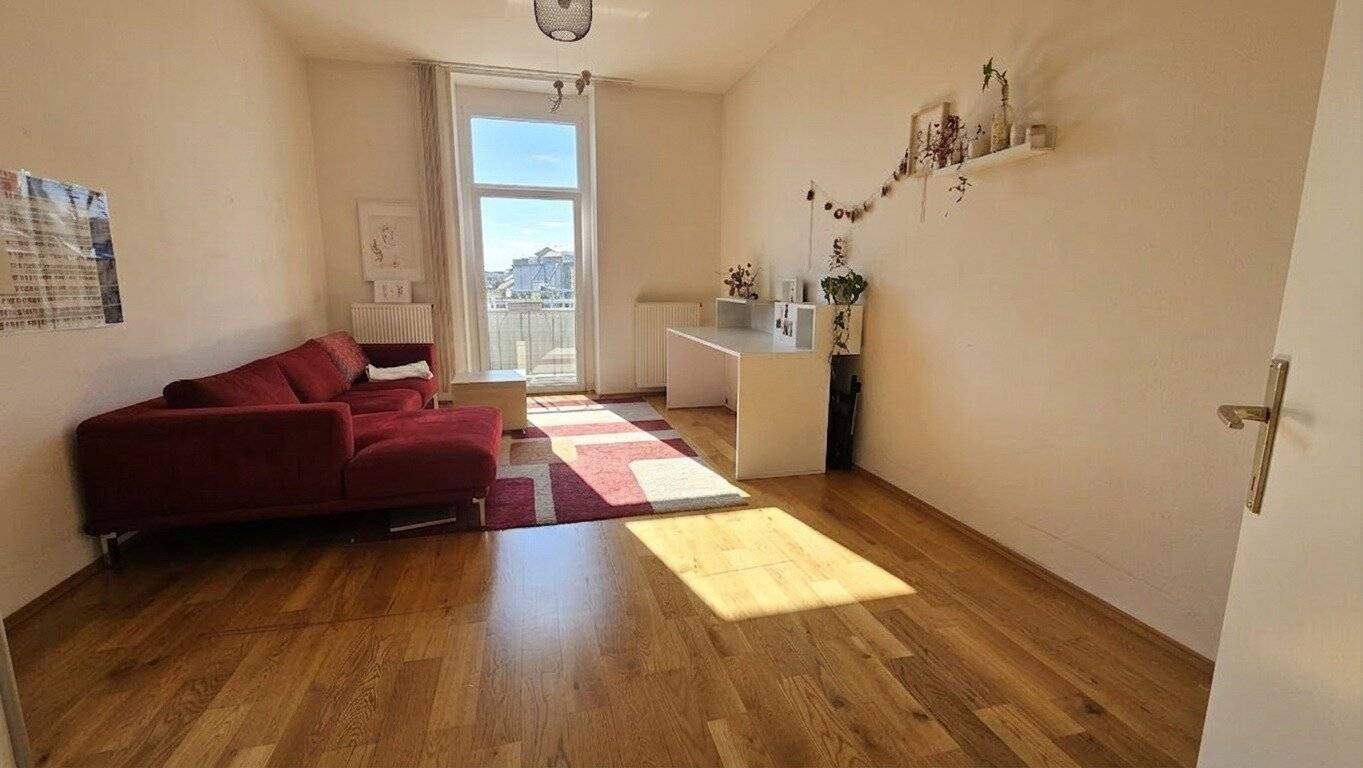 Spacious 4-room apartment + large extra kitchen + balcony at Kaiser-Josef-Platz, also perfect as a 4-person flatshare
