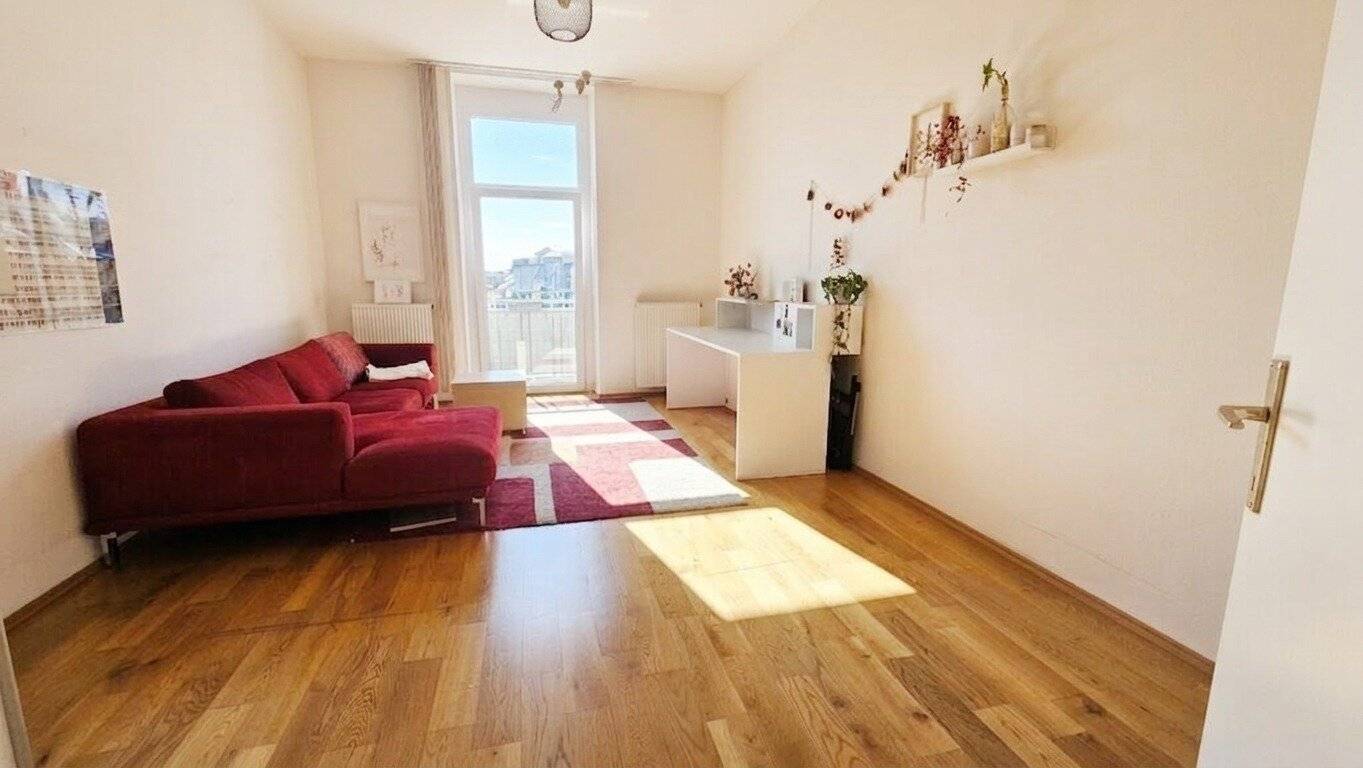 Spacious 4-room apartment + large extra kitchen + balcony at Kaiser-Josef-Platz, also perfect as a 4-person flatshare