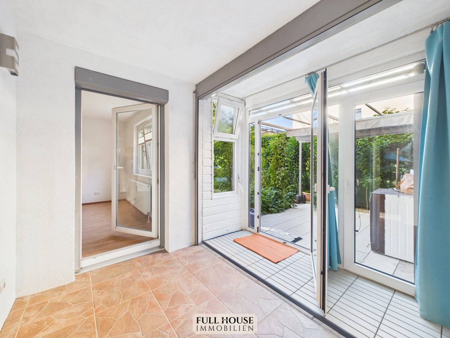 Stylish 2-room garden apartment with terrace and wintergarden in the heart of Villach