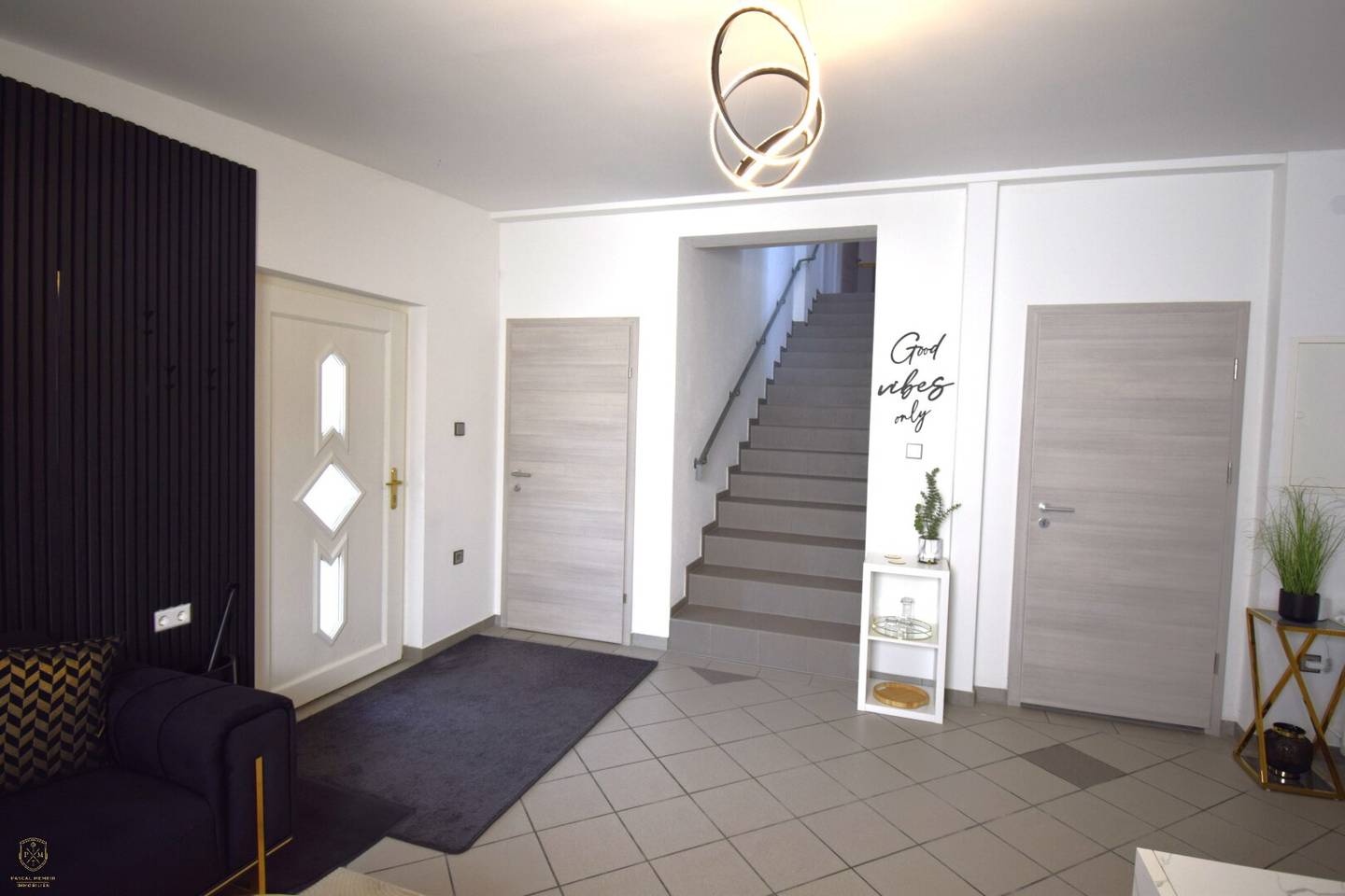 St. Pölten South convenient office with parking also suitable for service providers with generous outdoor area