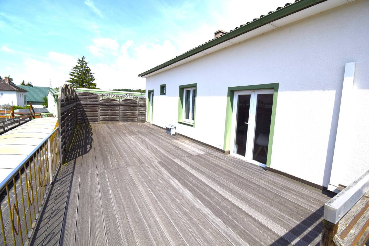 St. Pölten South convenient office with parking also suitable for service providers with generous outdoor area