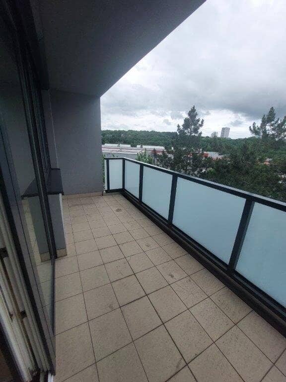 Bright 4-room apartment with loggia