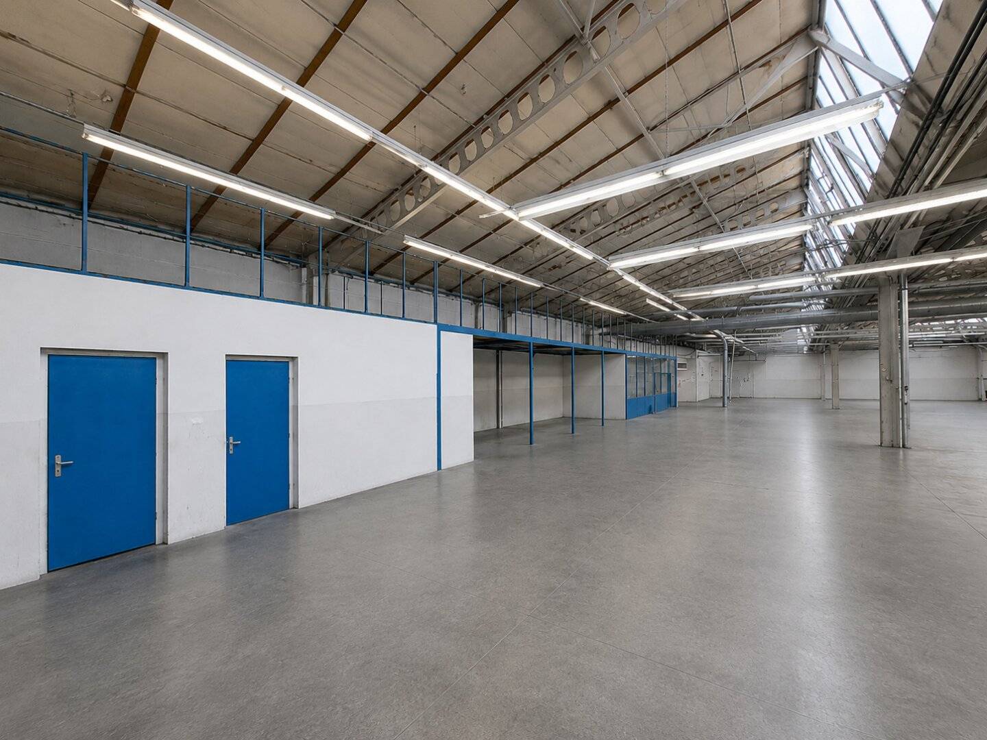 A2 Baden: Flexible production hall suitable for workshop, production and storage