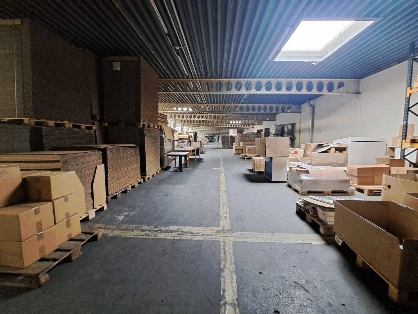 A2 Baden: Flexible production hall suitable for workshop, production and storage