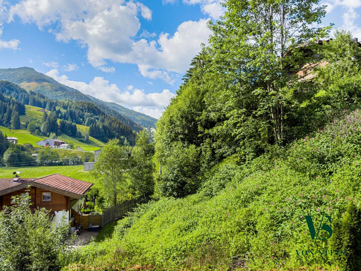 Exklusives Baugrundstück mit genehmigungsreifer Einreichplanung für Berg-Chalet auf 4 Etagen