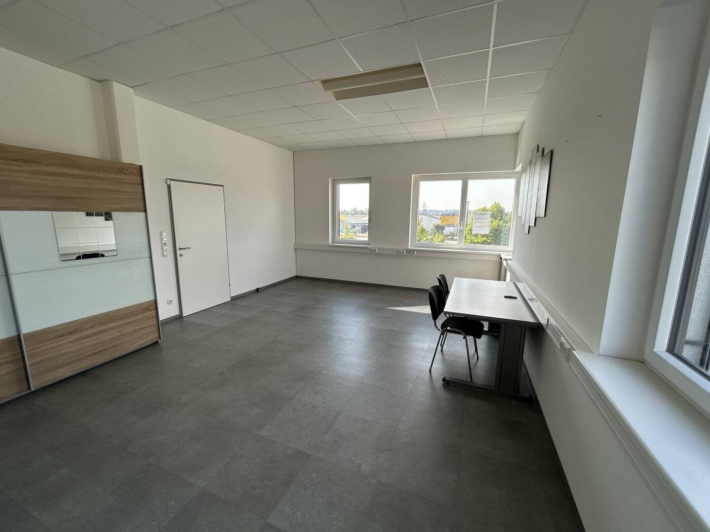 Small, representative office in Wels – Maxlhaid