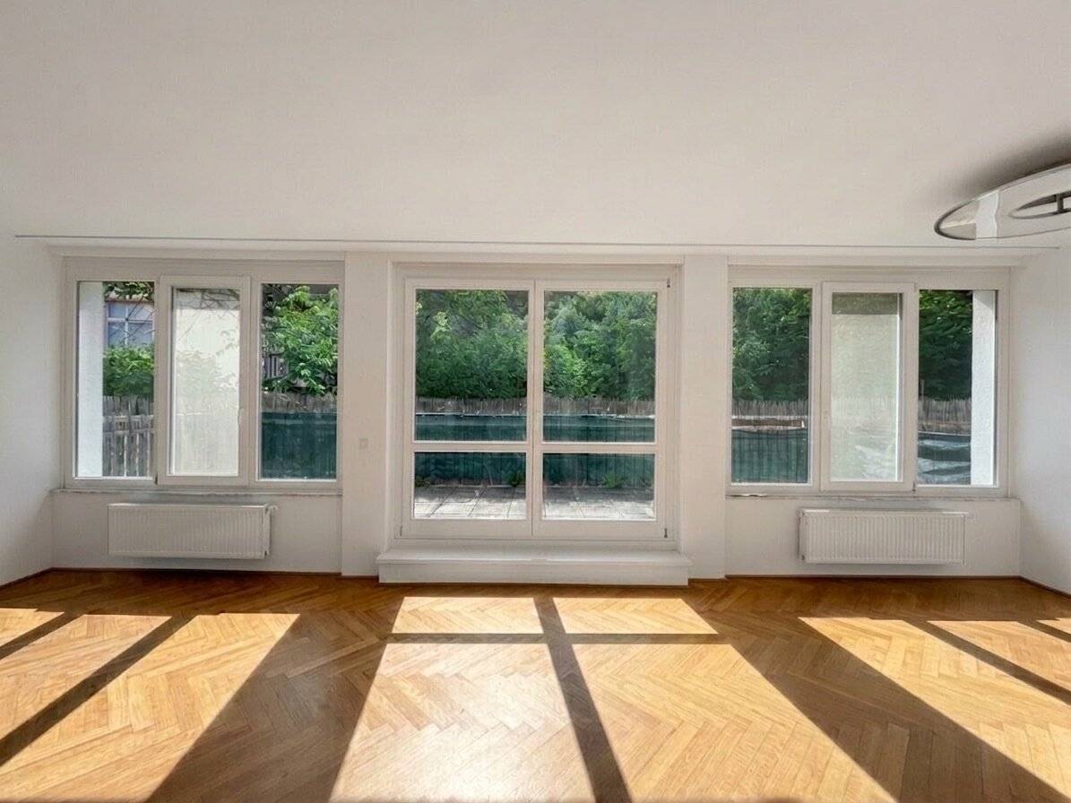 Exclusive apartment with private garden and terraces in the prestigious green residential area of Pötzleinsdorf