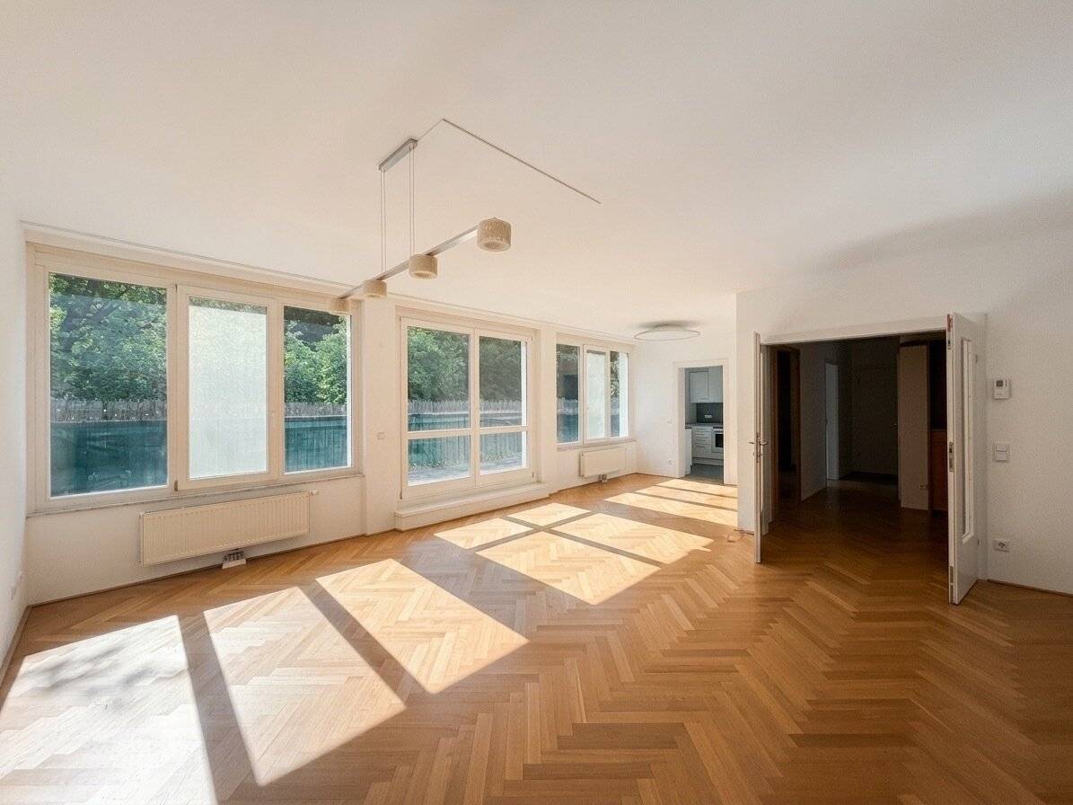 Exclusive apartment with private garden and terraces in the prestigious green residential area of Pötzleinsdorf