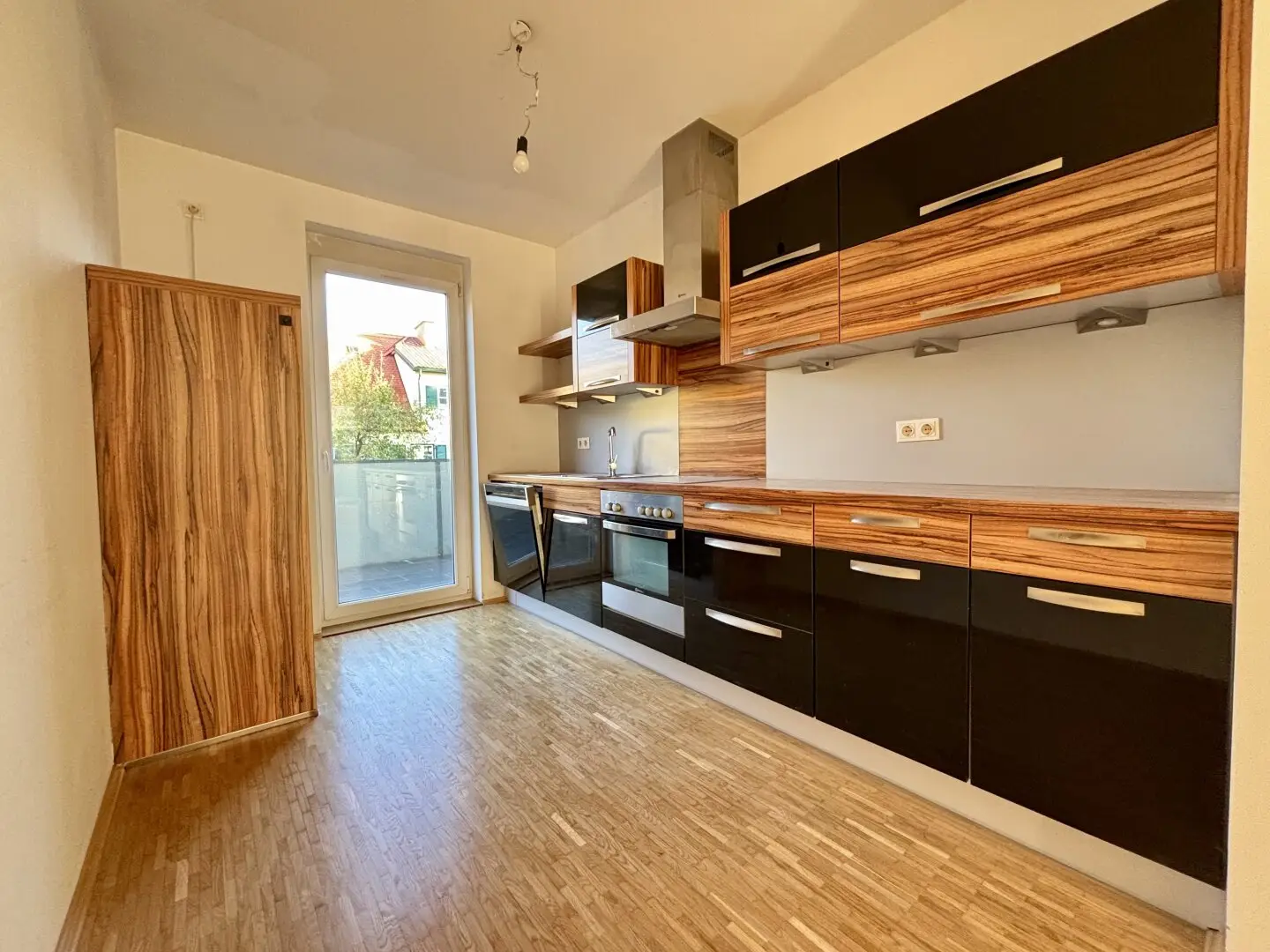 Graz-Waltendorf: Einziehen und wohlfühlen – großzügige 3-Zimmer-Wohnung in Bestlage mit Tiefgarage!