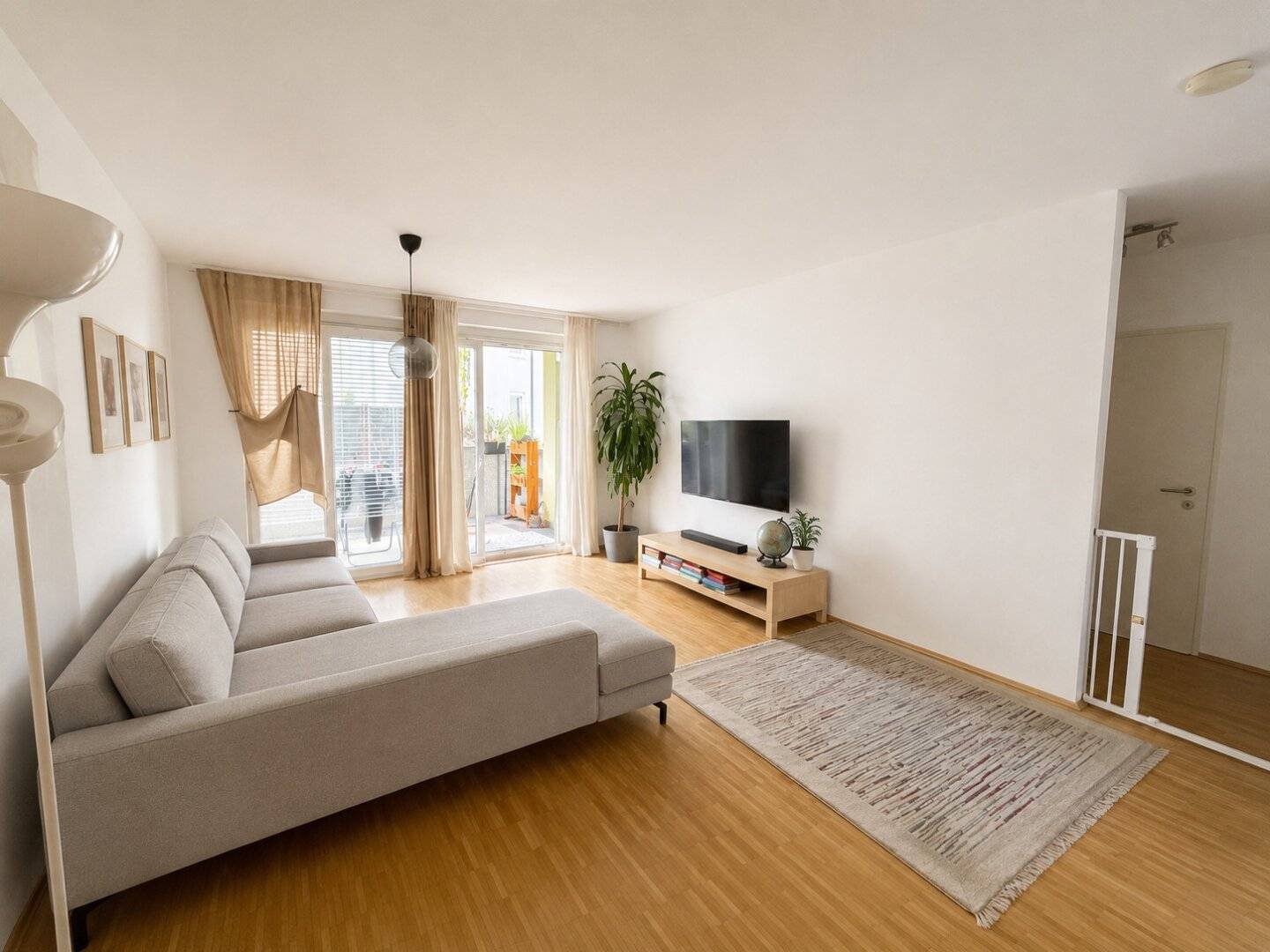Graz-Waltendorf: Einziehen und wohlfühlen – großzügige 3-Zimmer-Wohnung in Bestlage mit Tiefgarage!