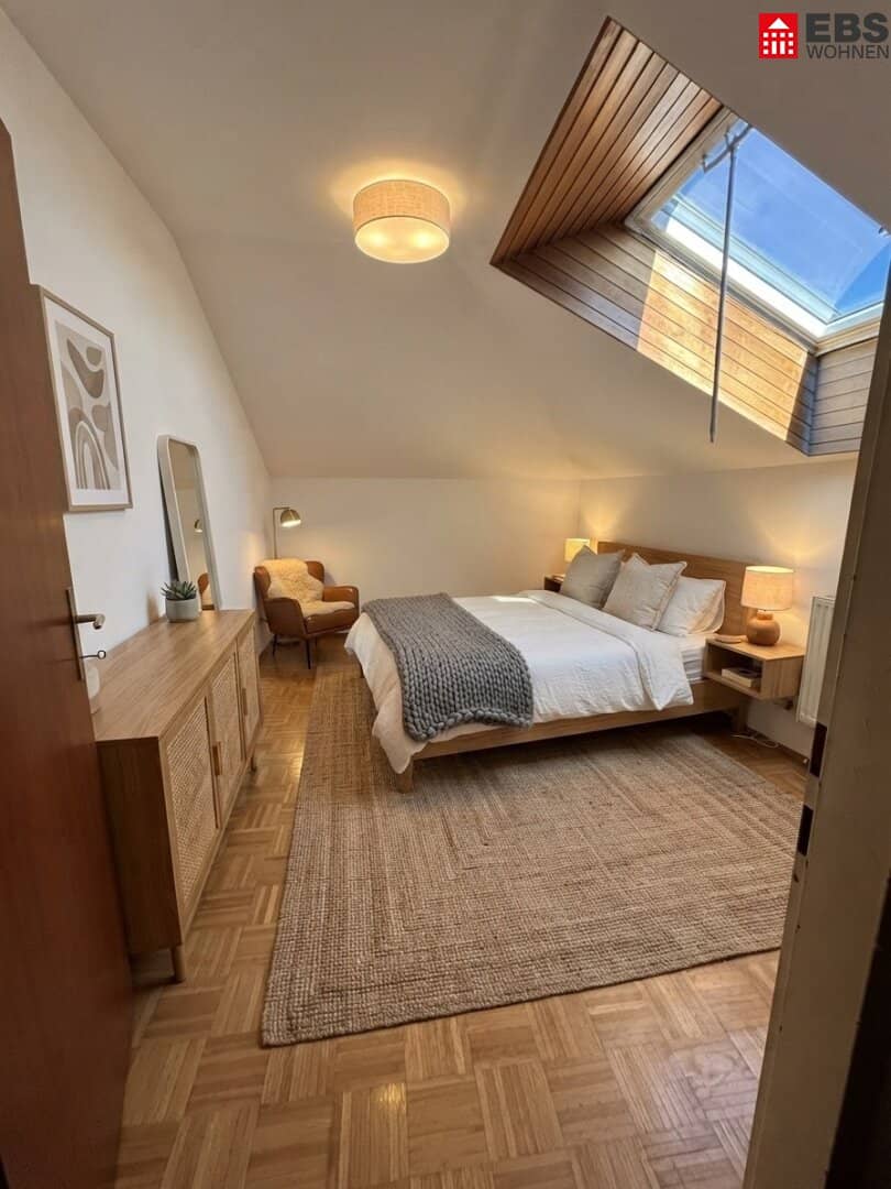 Spacious 3-room apartment approx. 85 m² including balcony in excellent central location of Wels Perfect connection infrastructure and accessibility Parking and cellar compartment available