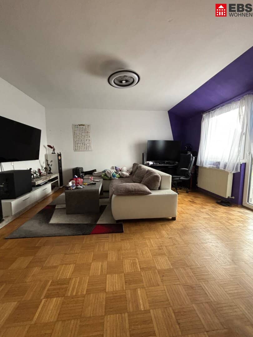Spacious 3-room apartment approx. 85 m² including balcony in excellent central location of Wels Perfect connection infrastructure and accessibility Parking and cellar compartment available