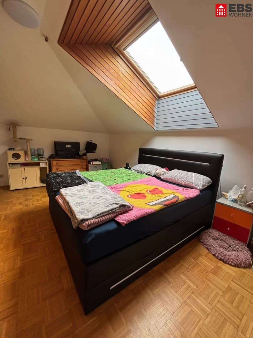 Spacious 3-room apartment approx. 85 m² including balcony in excellent central location of Wels Perfect connection infrastructure and accessibility Parking and cellar compartment available