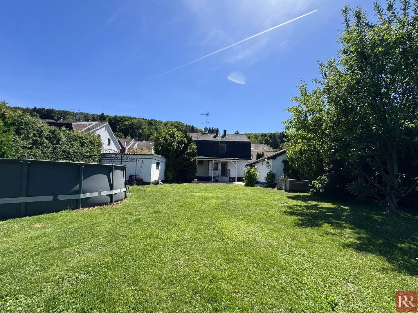 NEUER PREIS: Einfamilienhaus mit großem Garten, Pool &amp; Wellnessbereich in Klosterneuburg