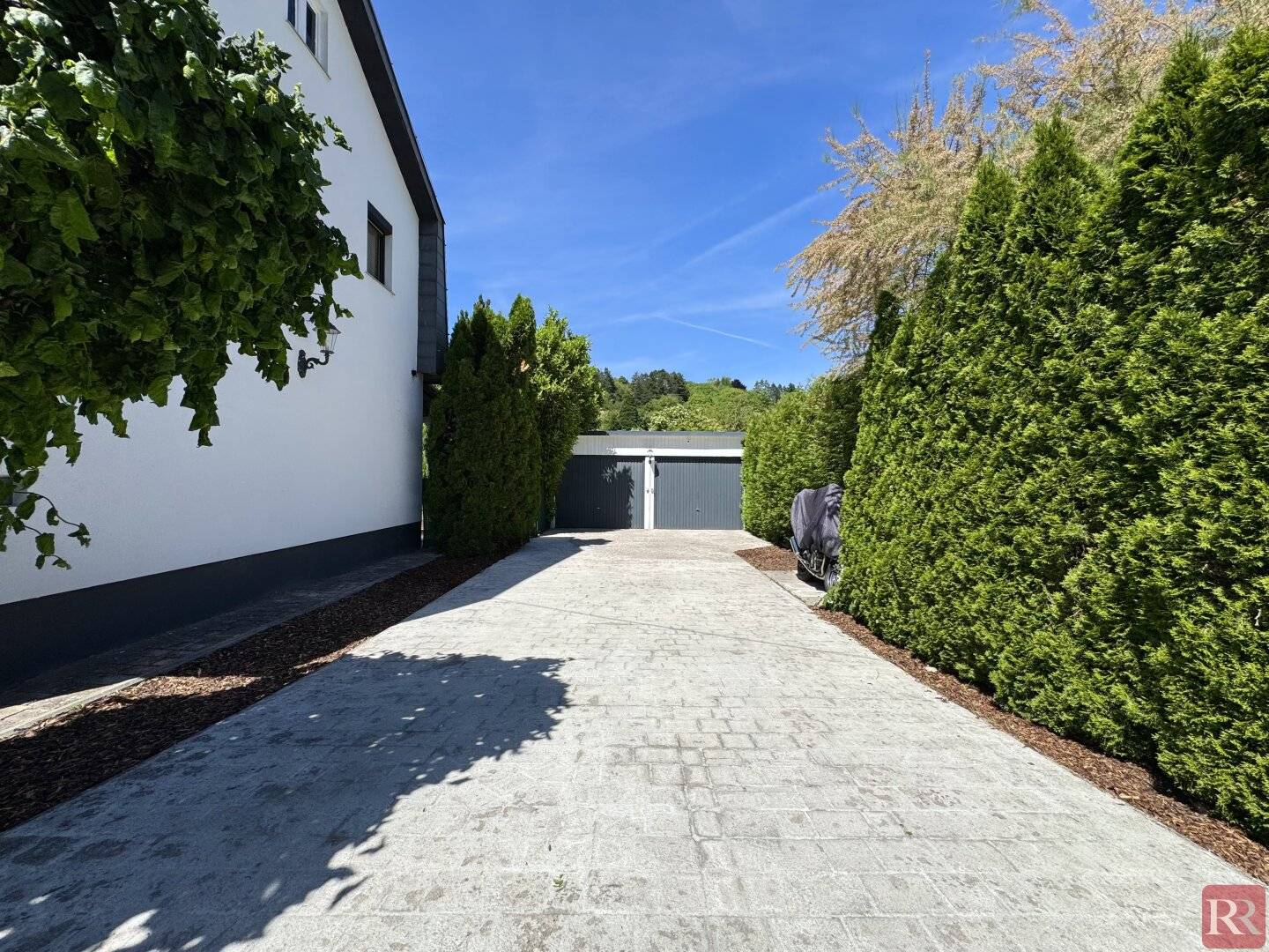NEUER PREIS: Einfamilienhaus mit großem Garten, Pool &amp; Wellnessbereich in Klosterneuburg