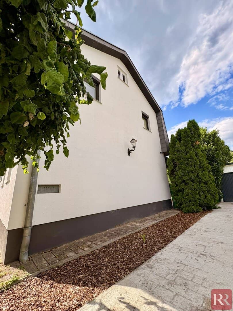 NEUER PREIS: Einfamilienhaus mit großem Garten, Pool &amp; Wellnessbereich in Klosterneuburg