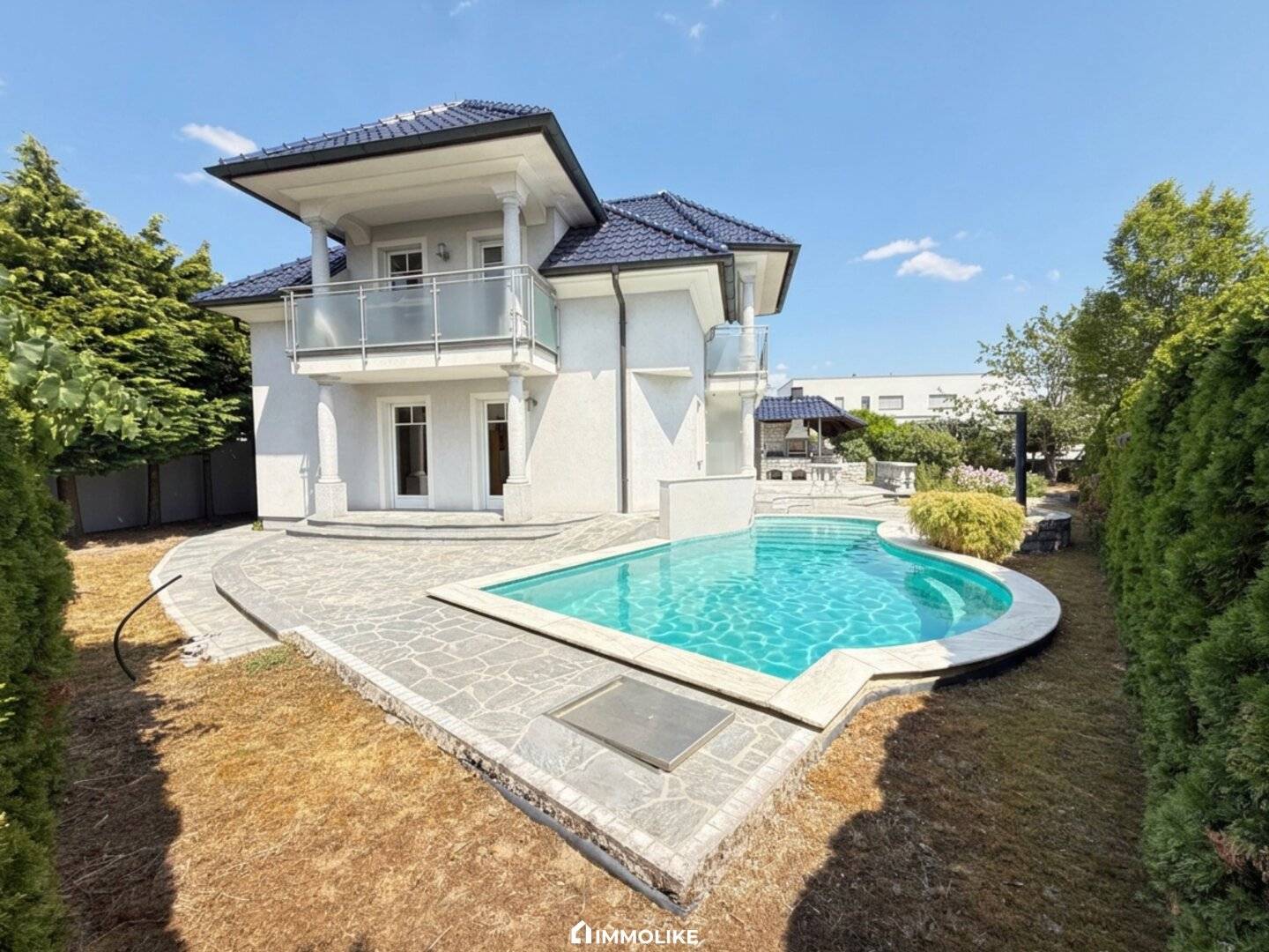 Traumhaus mit Salzwasserpool, Wellnesskeller &amp; märchenhaftem Gartenparadies | 245 m² Nutzfläche