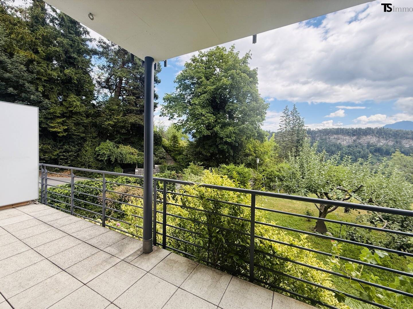 Feldkirch: 2-room apartment on Ardetzenberg with view over Feldkirch