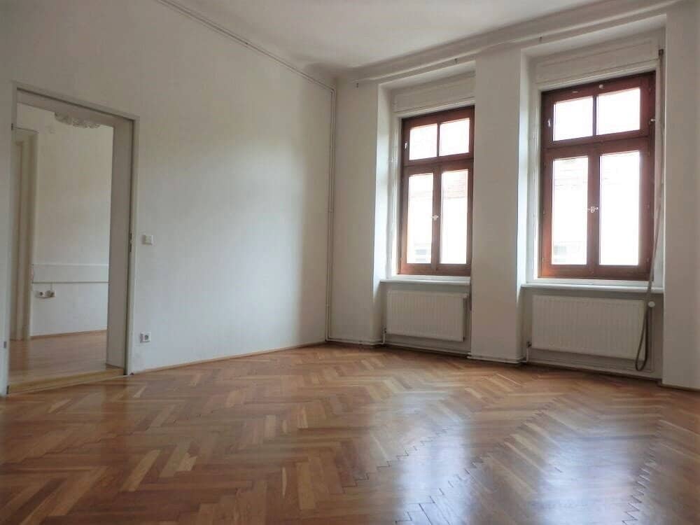 PROVISIONSFREI - Schöne, WG-geeignete 4-Zimmer-Altbauwohnung mit Balkon in bester Lage, nähe TU Graz