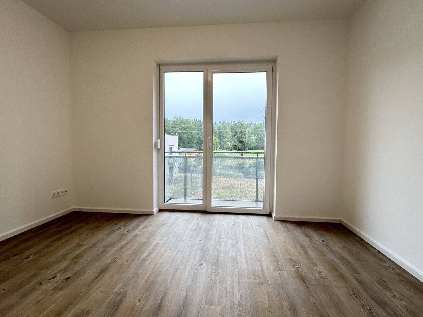 4-Zimmer-Wohnung mit zwei Balkone nahe LKH Graz – ruhige Grünlage