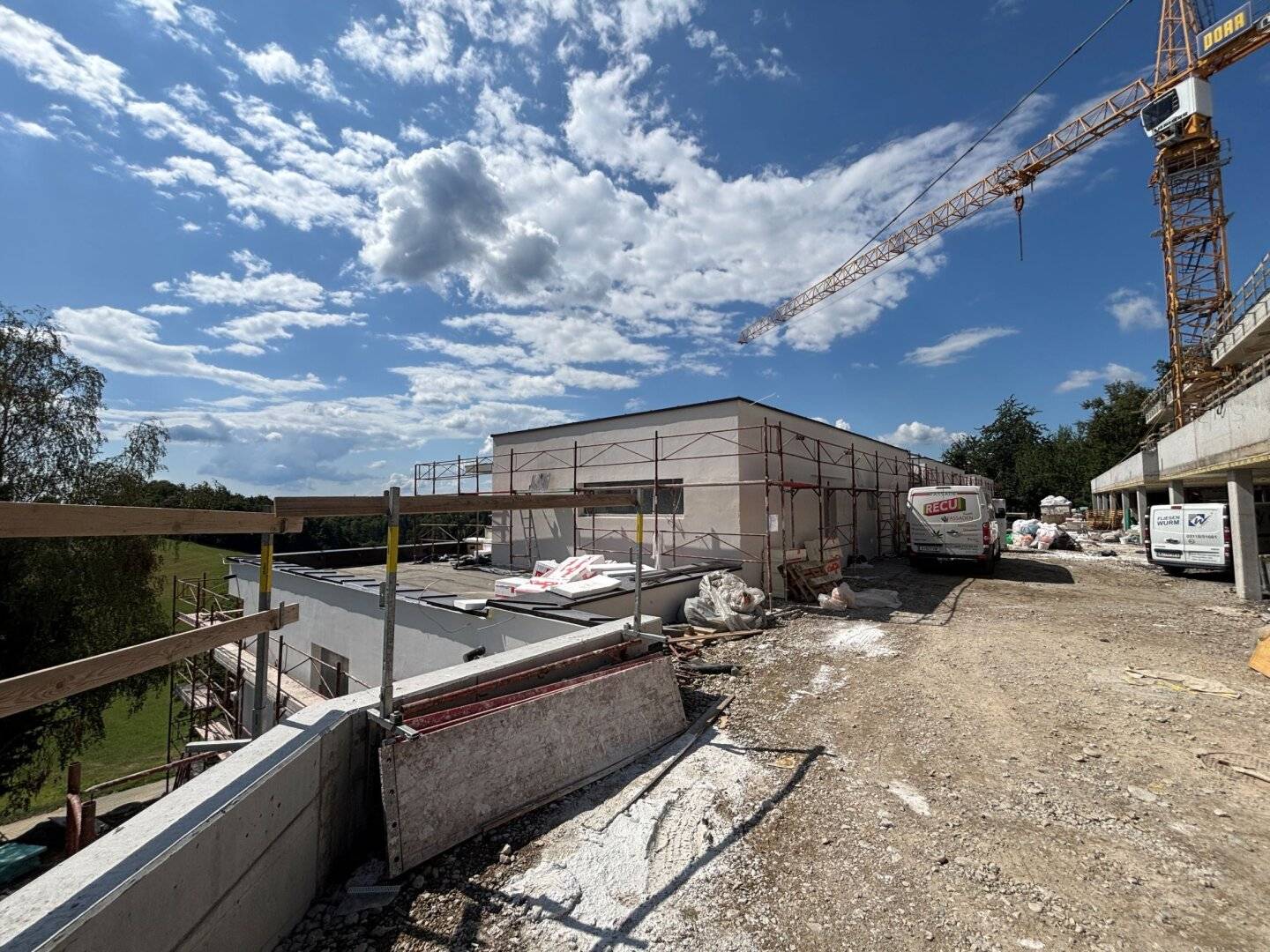 Vorsorgewohnung mit Weitblick: 50 m² Neubau, 1. OG, €216.000 netto