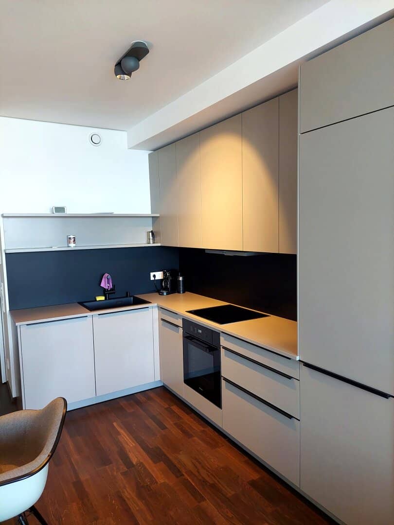 Voll möbliertes Appartement im Marina Tower in Wien zu vermieten