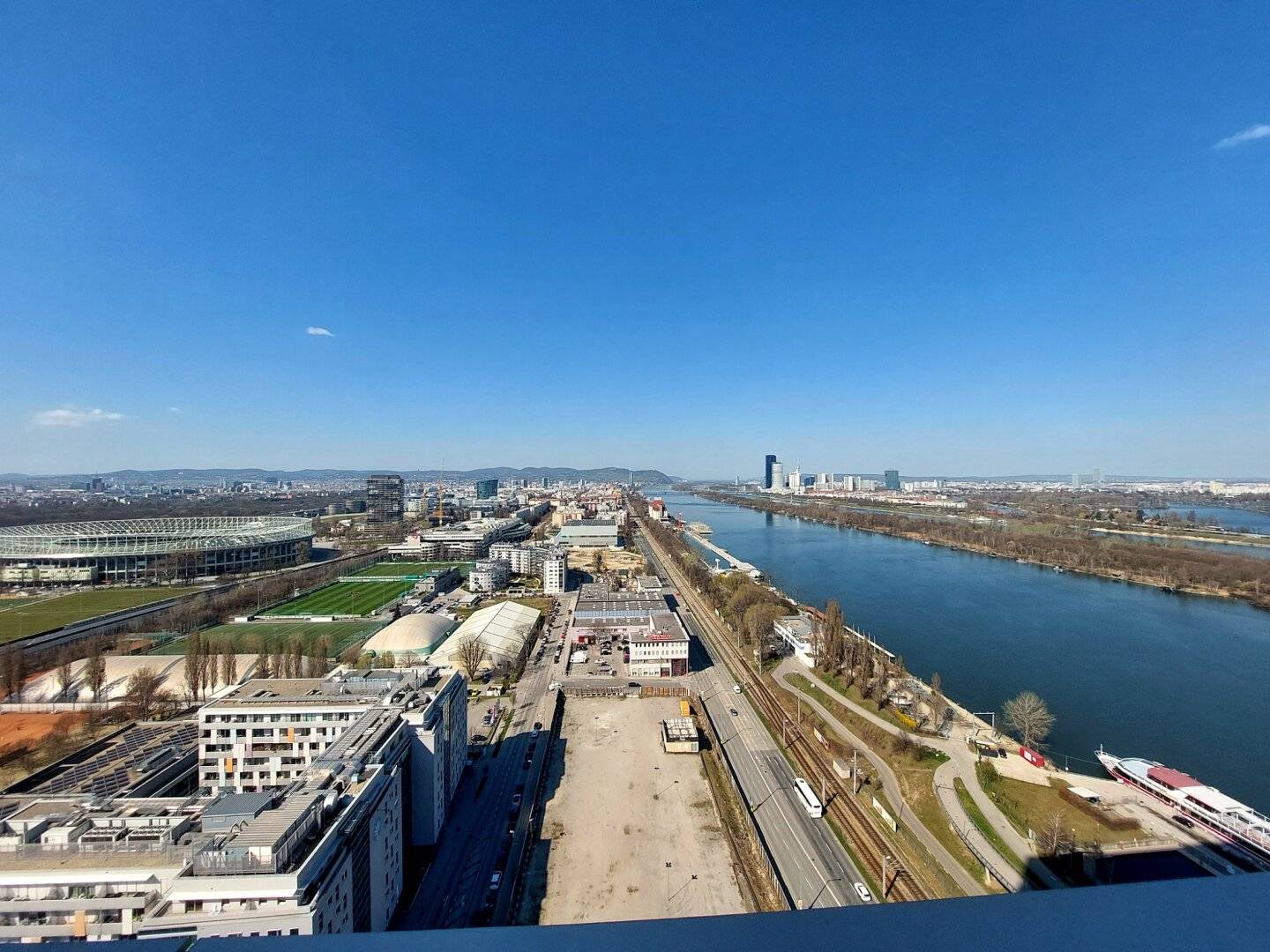 Voll möbliertes Appartement im Marina Tower in Wien zu vermieten