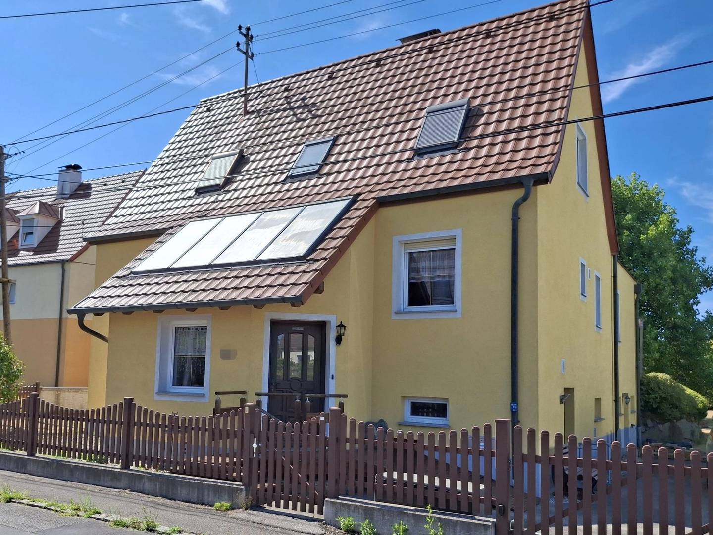 Stilvoll saniert mit großem Garten Familienwohnung