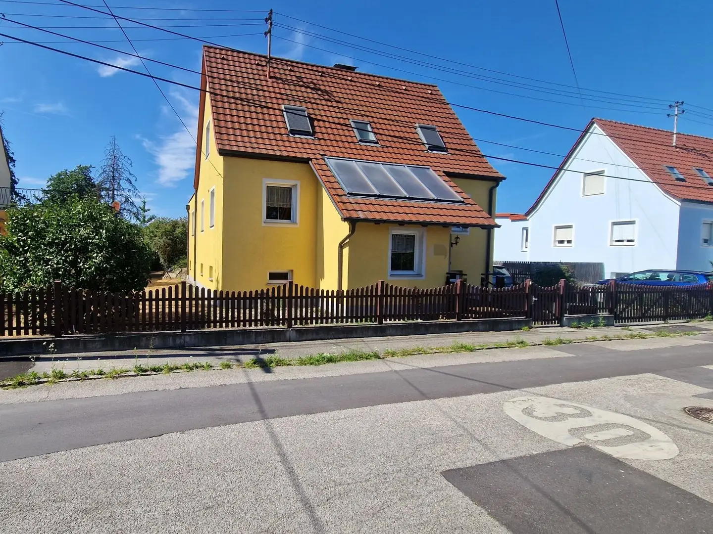 Stilvoll saniert mit großem Garten Familienwohnung