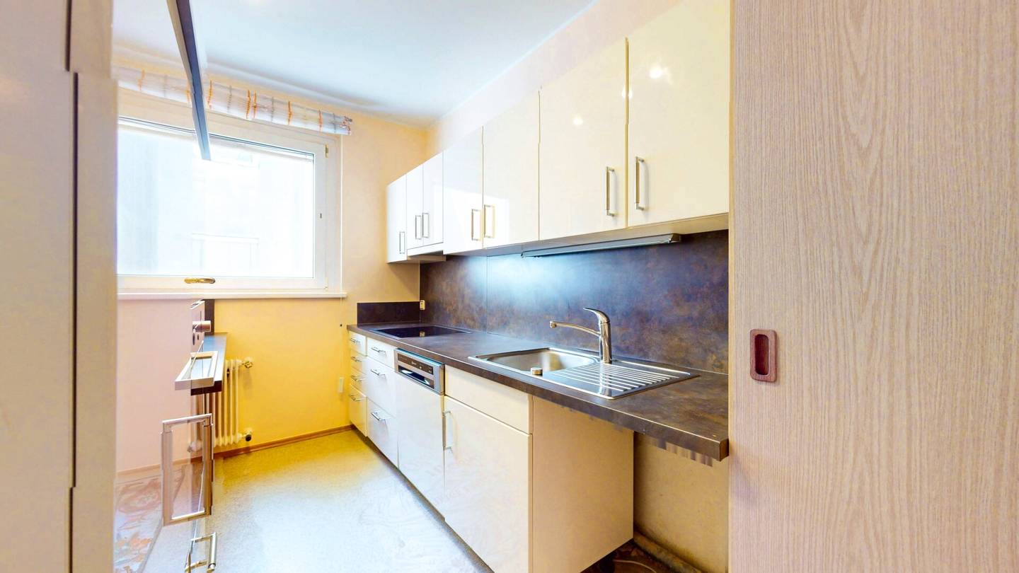Helle 3-Zimmer-Eigentumswohnung mit Westloggia, Parkplatz und Gartenanlage in Klagenfurt-Welzenegg
