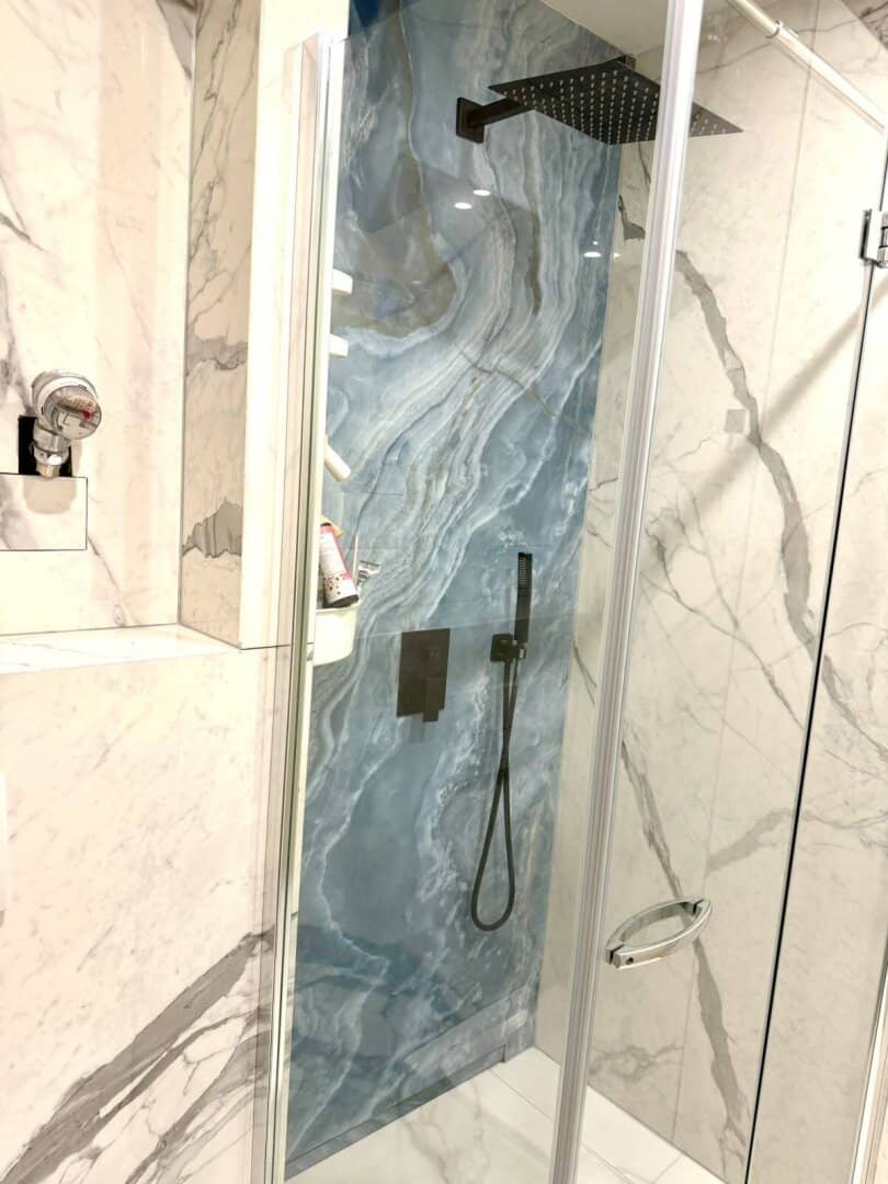 High-quality renovated 3-room apartment with two bathrooms in 1050 Vienna - NEW BUILDING APARTMENT