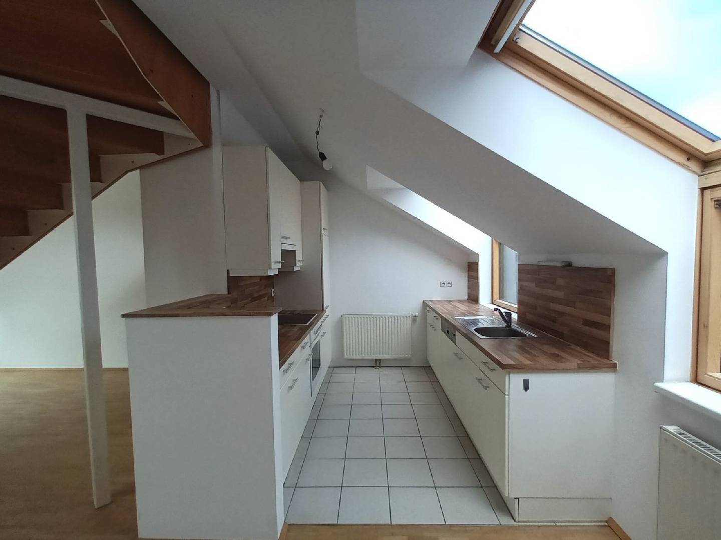 Bright penthouse style apartment with large terrace