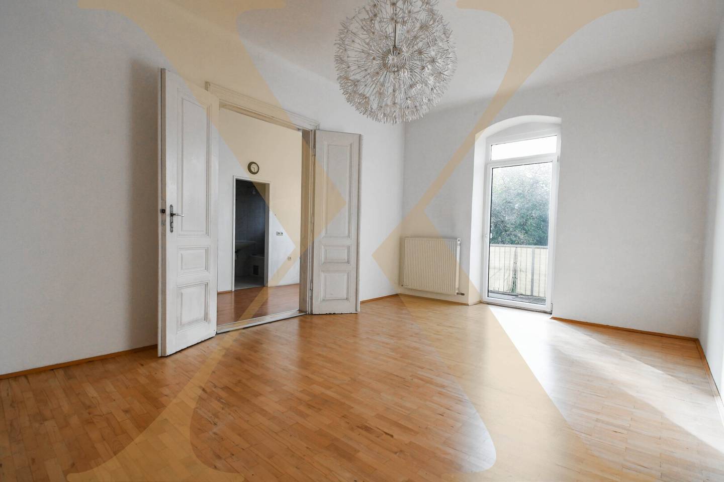Appealing 3-room apartment with old building charm and ideal transport connections for rent